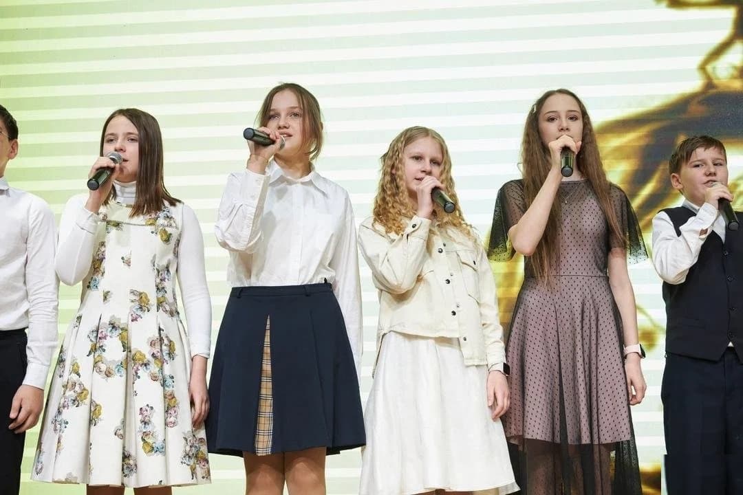 Школа Ломоносовская школа - Москва